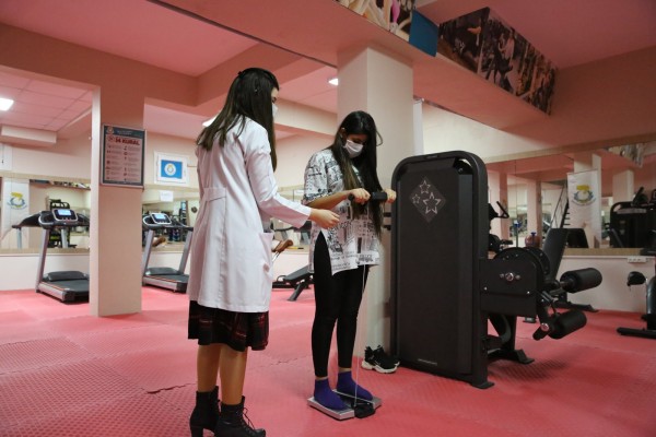 HALİLİYE’DE KADINLARA FİTNESS VE DİYETİSYEN EĞİTİMİ VERİLİYOR