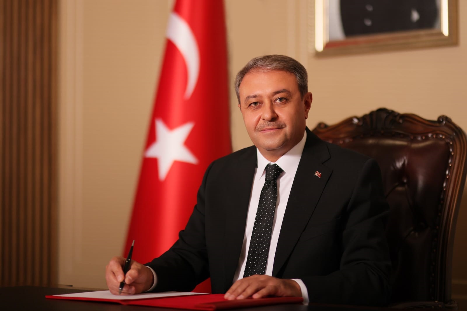 VALİLİKTEN OKULLARA GÜÇLÜ GÜVENLİK DESTEĞİ*